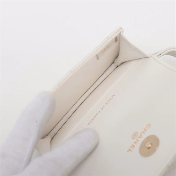 Chanel Mini Matelasse White Lambskin Belt Bag Gold x Silver Metal - Picture 8 of 11